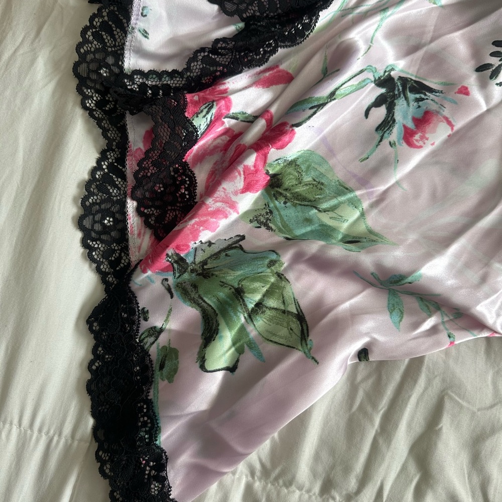 Robe - Picture 5 of 5